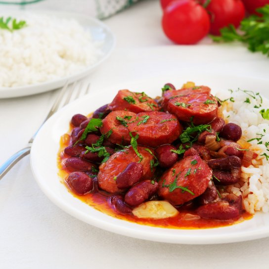 Рис з квасолею і ковбасками