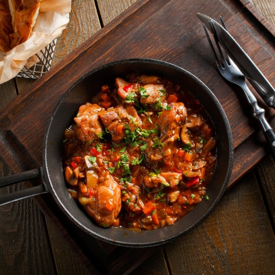 М'ясо в томатному соусі в мультиварці