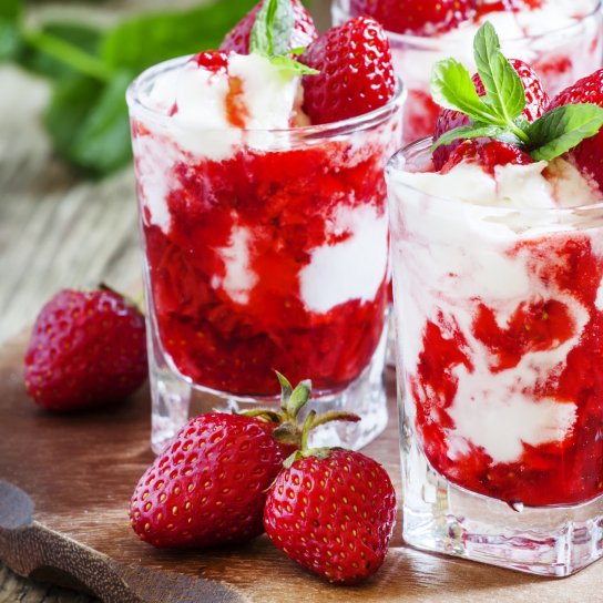 вершково-полуничний десерт