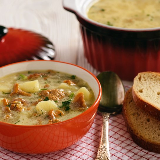 Суп з лисичками