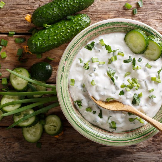 Йогуртовий соус з огірками