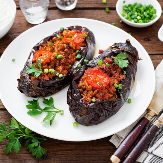 Запечений баклажан з фаршем