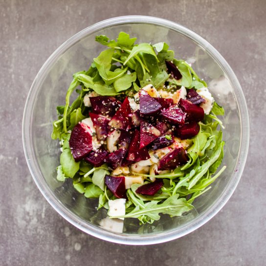 Салат из ревеня, свеклы и моркови