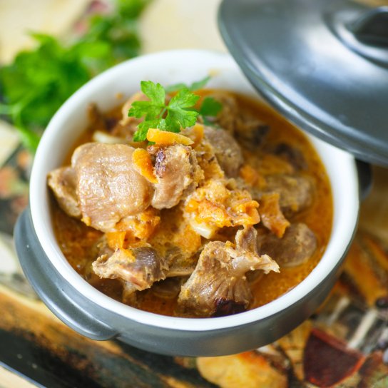 Тушковані шлуночки з печерицями