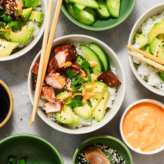 Суші-боул із рибою