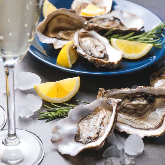Устриці з шампанським