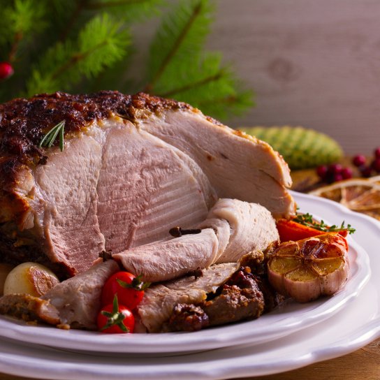 Свинина з помідорами у фользі