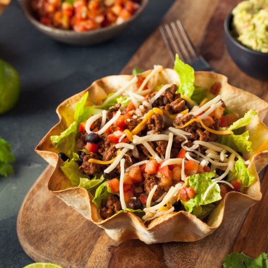 Салат з яловичим фаршем і овочами