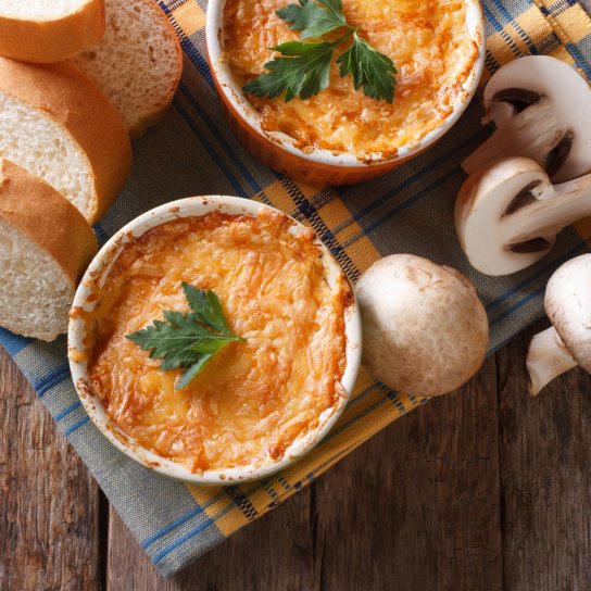 Жульєн із шинкою, сиром і овочами