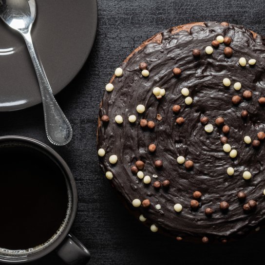 Торт в шоколадній глазурі