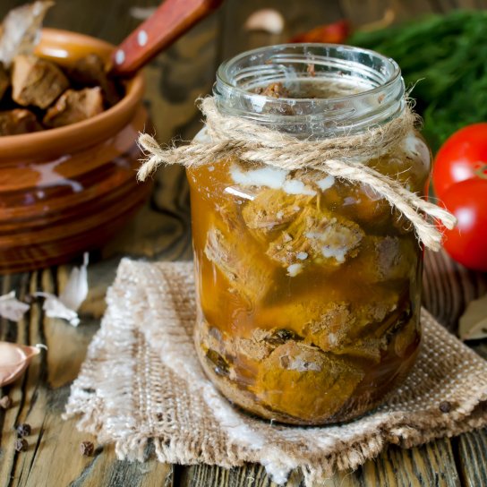 Тушонка з кролика у мультиварці