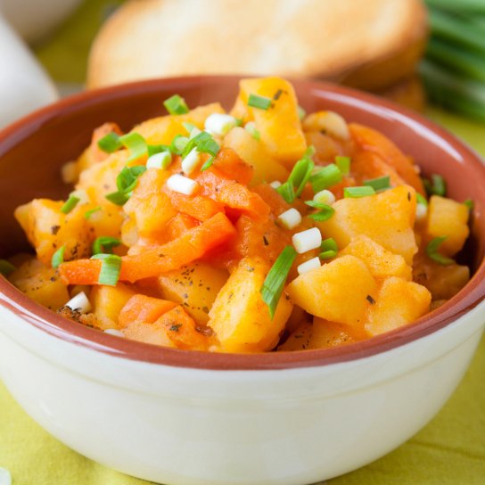 Тушкована картопля в мультиварці