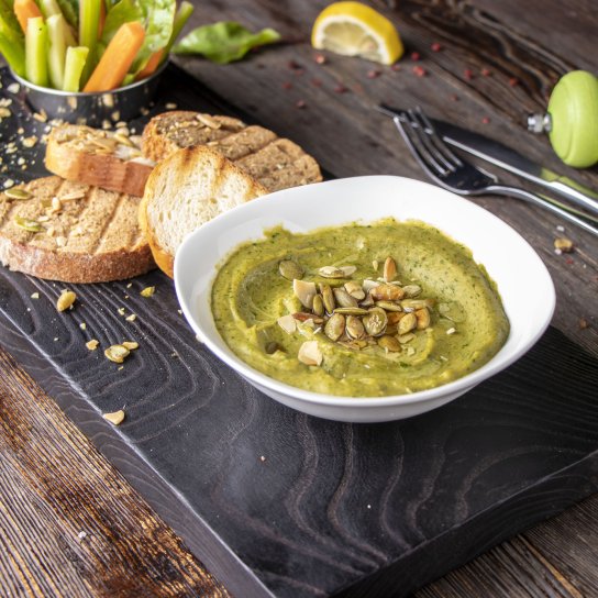 Хумус зі шпинатом