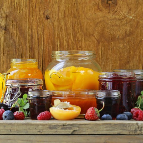 Консервовані фрукти в желе