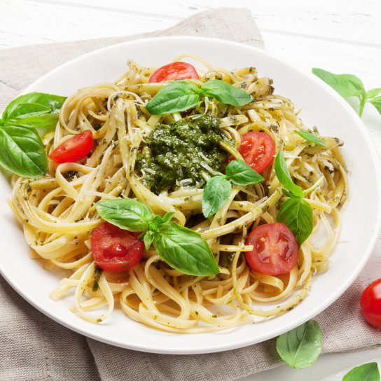 Спагеті з песто і чері рецепт
