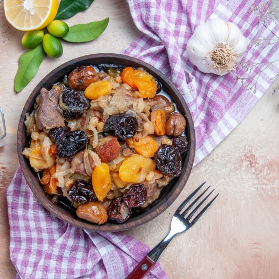 Рагу з яловичини з сухофруктами рецепт