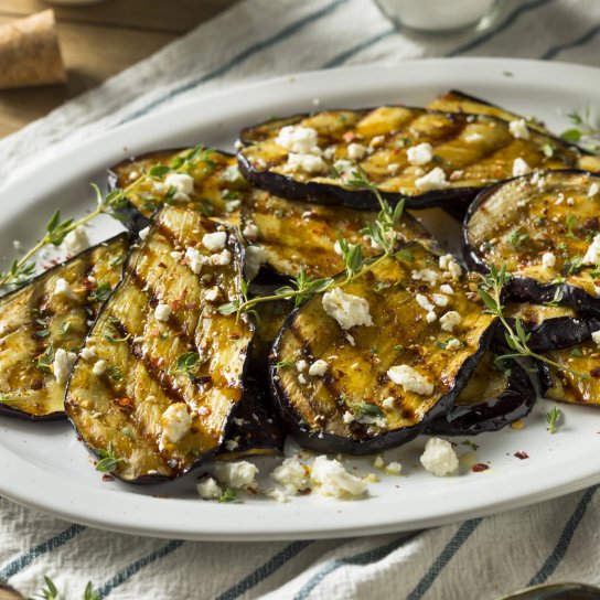 Запечені баклажани із фетою та горіхами