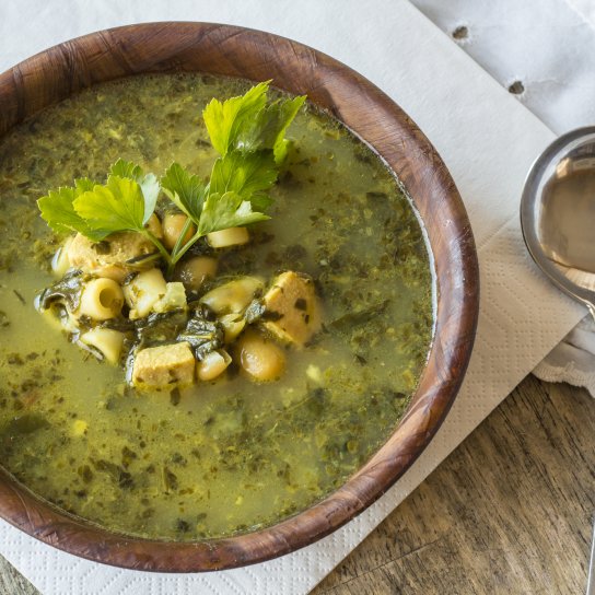 Зелений суп з макаронами