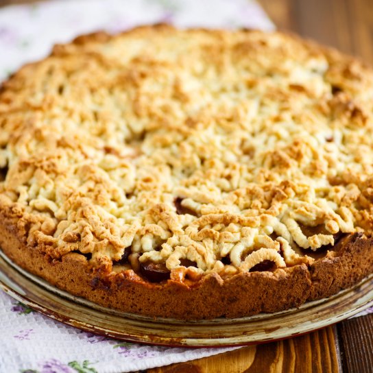 Сирний пиріг з кропом і родзинками