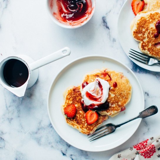 Оладки з полуницею