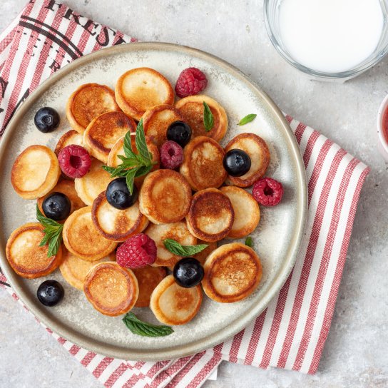 Мініпанкейки з бананами і шоколадом