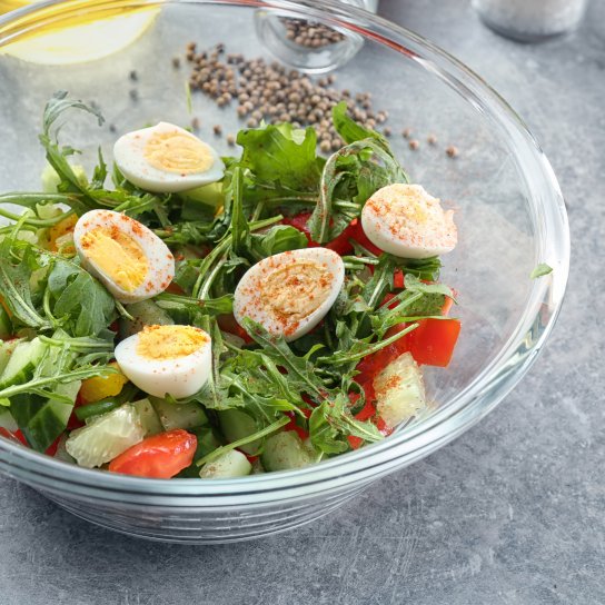 Салат с перепелиными яйцами