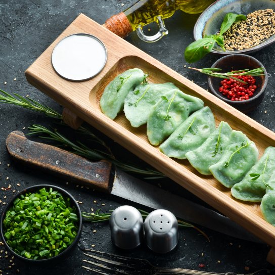 Кольорові вареники, зелені