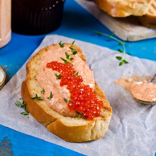 Паштет із копченої риби з ікрою