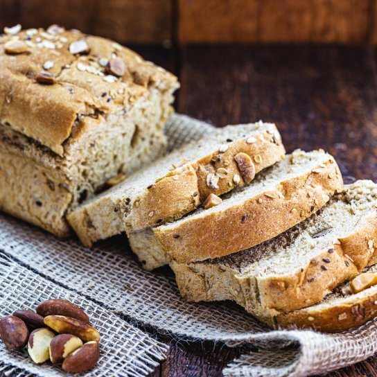 Домашній хліб із сиром, оливками і картоплею