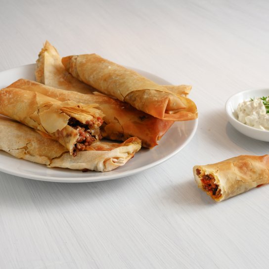 Мясные рулетики из теста фило