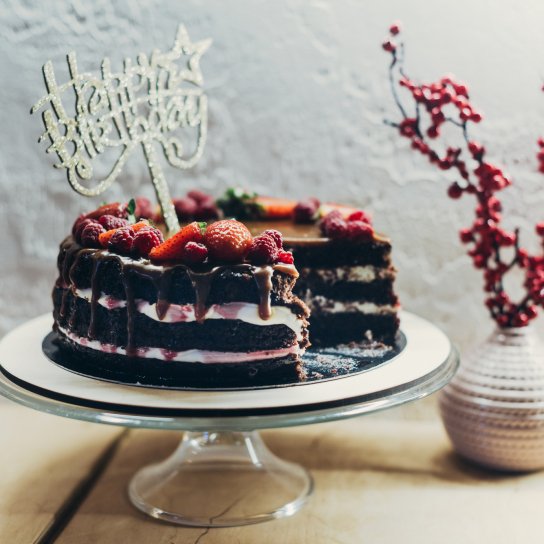 Торт на день народження