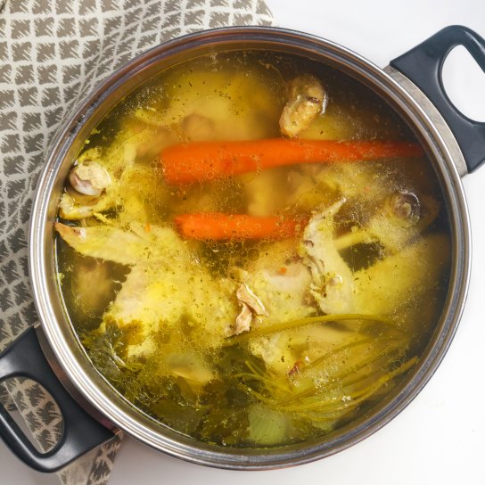 Скільки варити курячий бульйон