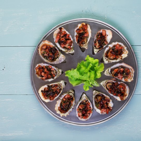 Запечені устриці з беконом