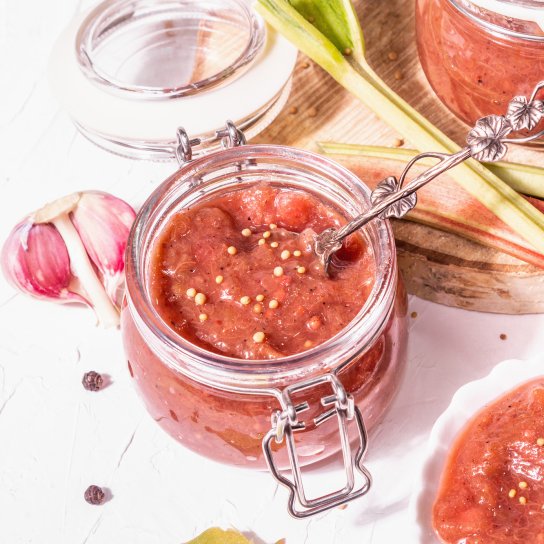 Соус з ревеню