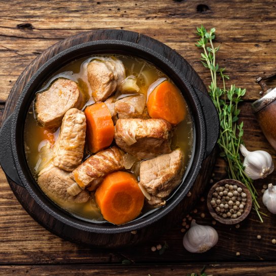 Кролик у горщику