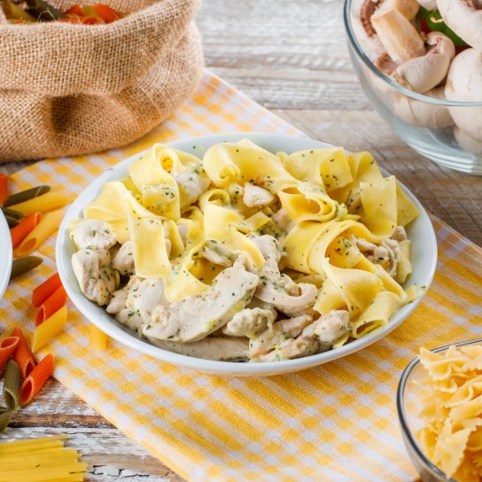 Макароны с рыбой и шампиньонами