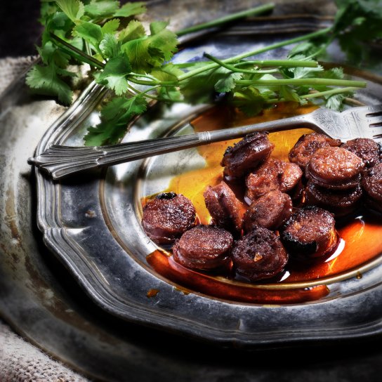 Колбаски чоризо в красном вине: рецепт