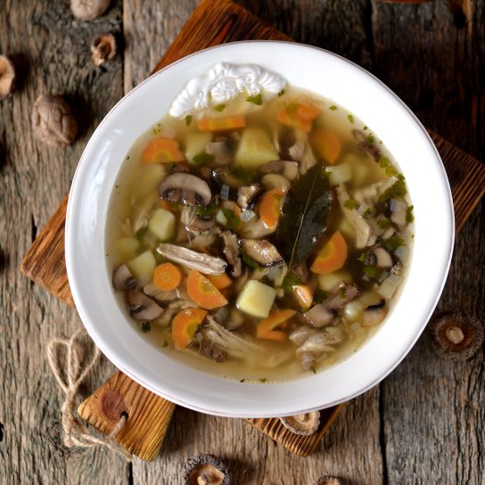 Суп з маринованими грибами