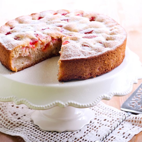 Шарлотка з яблуками й журавлиною