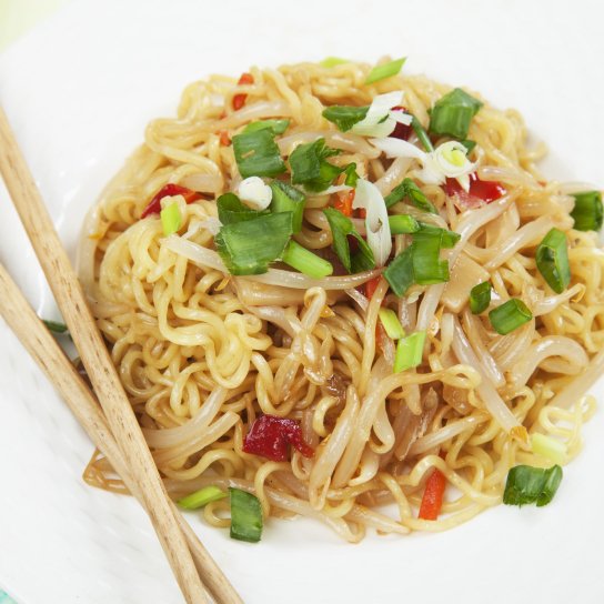 Лапша с зеленым луком