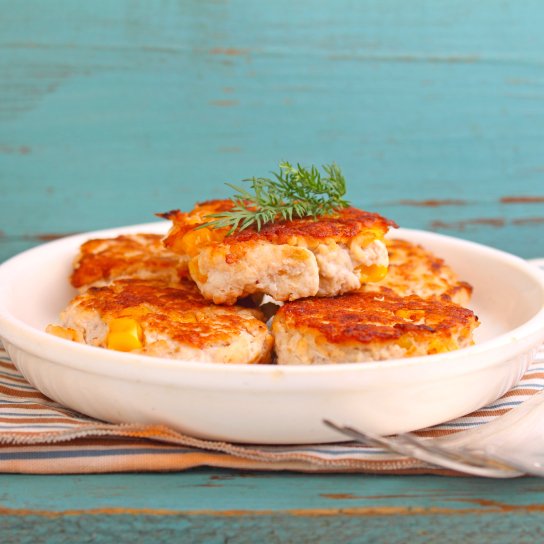 Рубленые куриные котлеты с кукурузой — идеальное дополнение к картофелю на ужин