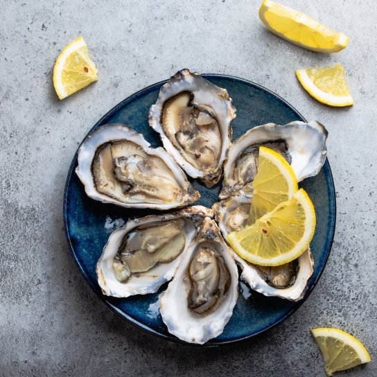 Як вибрати, відкрити та їсти устрицю