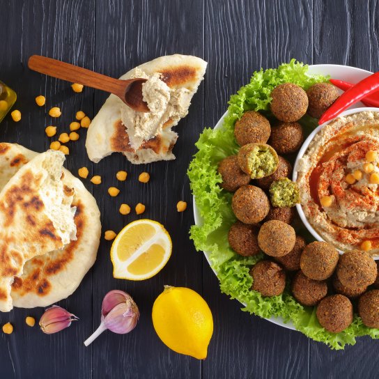 Фалафель, хумус, піта