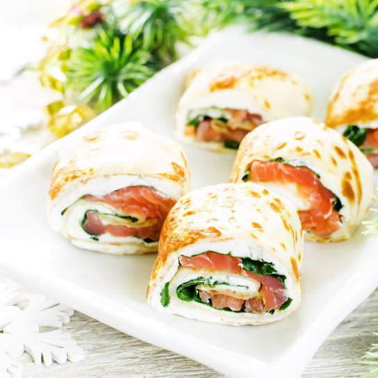 Сирний рулет з червоною рибою