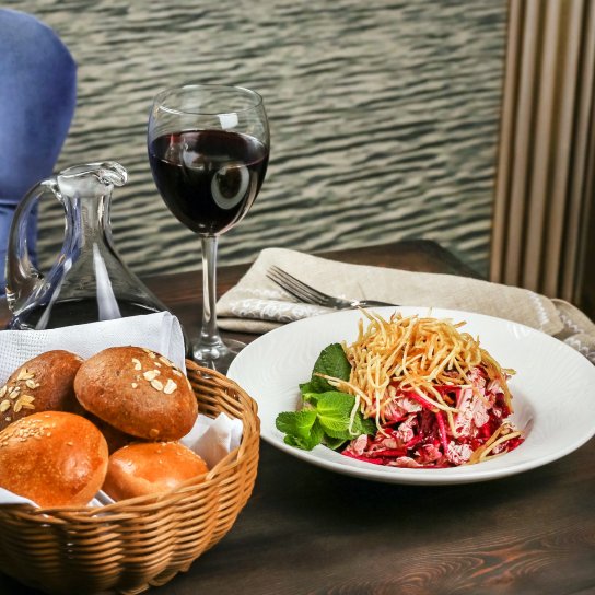 французький салат із буряком