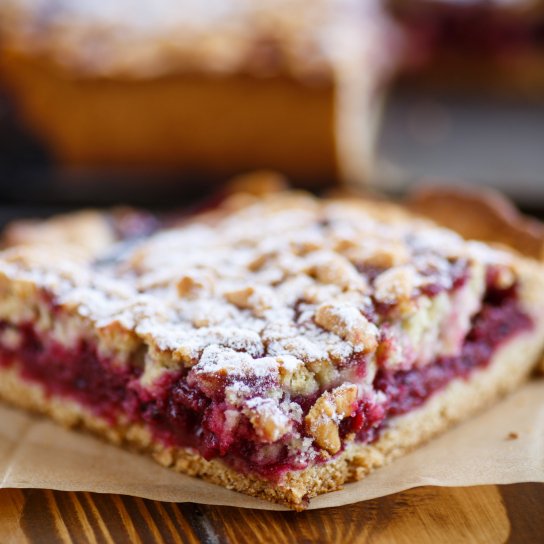 Тертий пиріг з калиною