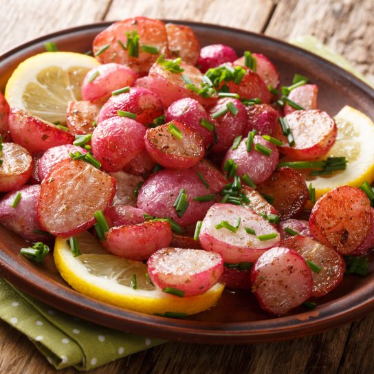 Смажена редиска із зеленню