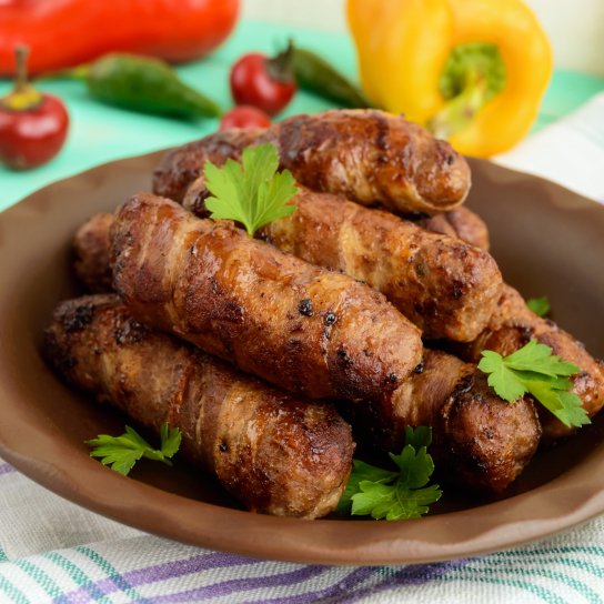 Свинячі рулетики з абрикосами