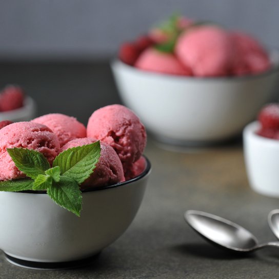 полунично-м'ятний сорбет