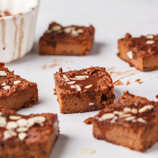 Гарбузово-шоколадний торт із двох інгредієнтів